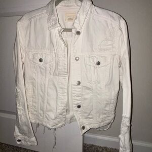 American Eagle Outfitters Off-White Denim Jacket